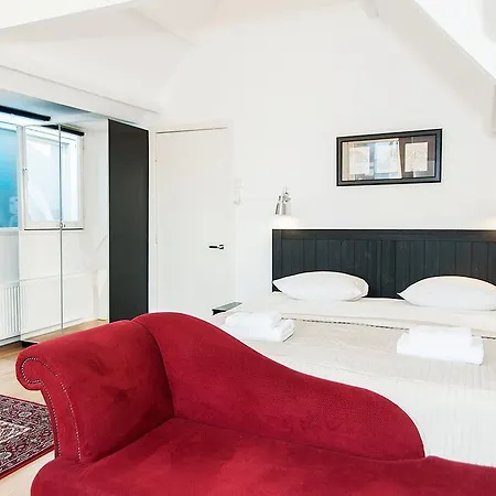 Trendy Top-floor Retreat Appartamento