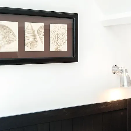 Trendy Top-floor Retreat شقة *